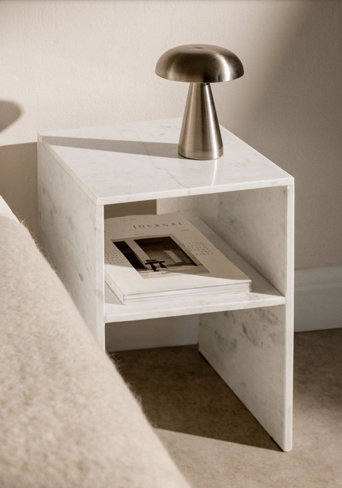 table de chevet en marbre